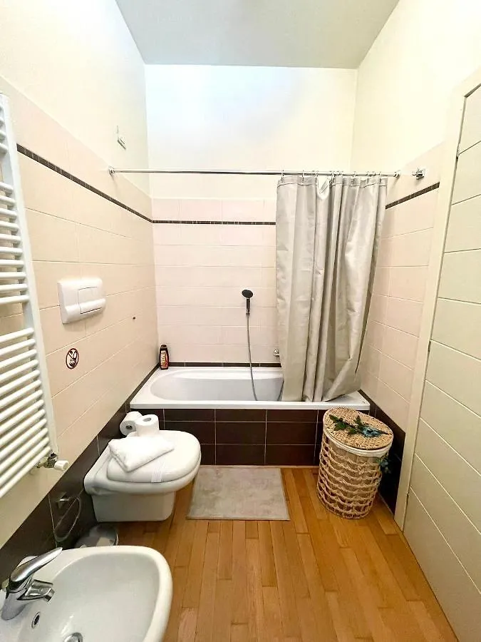 Luxury Four-Room Apartment In Monza Centro - 2 Min Walk To Train Station