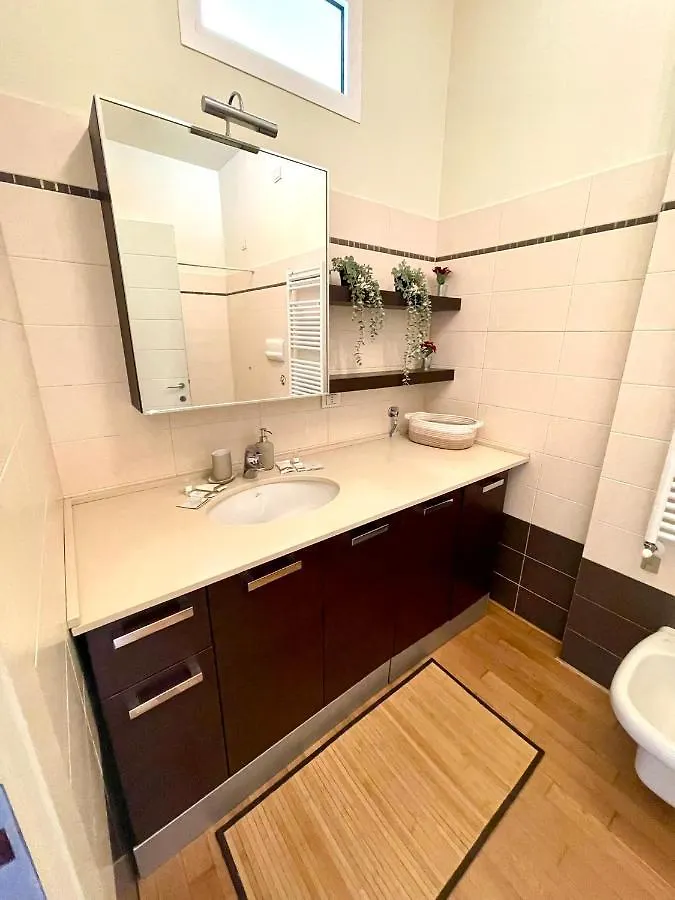 Luxury Four-Room Apartment In Monza Centro - 2 Min Walk To Train Station