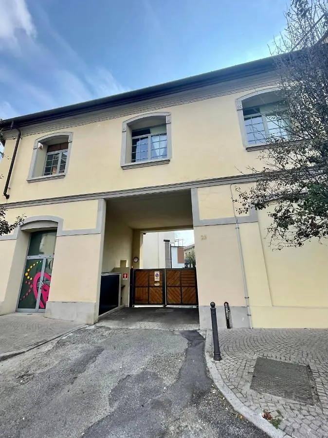 Luxury Four-Room Apartment In Monza Centro - 2 Min Walk To Train Station