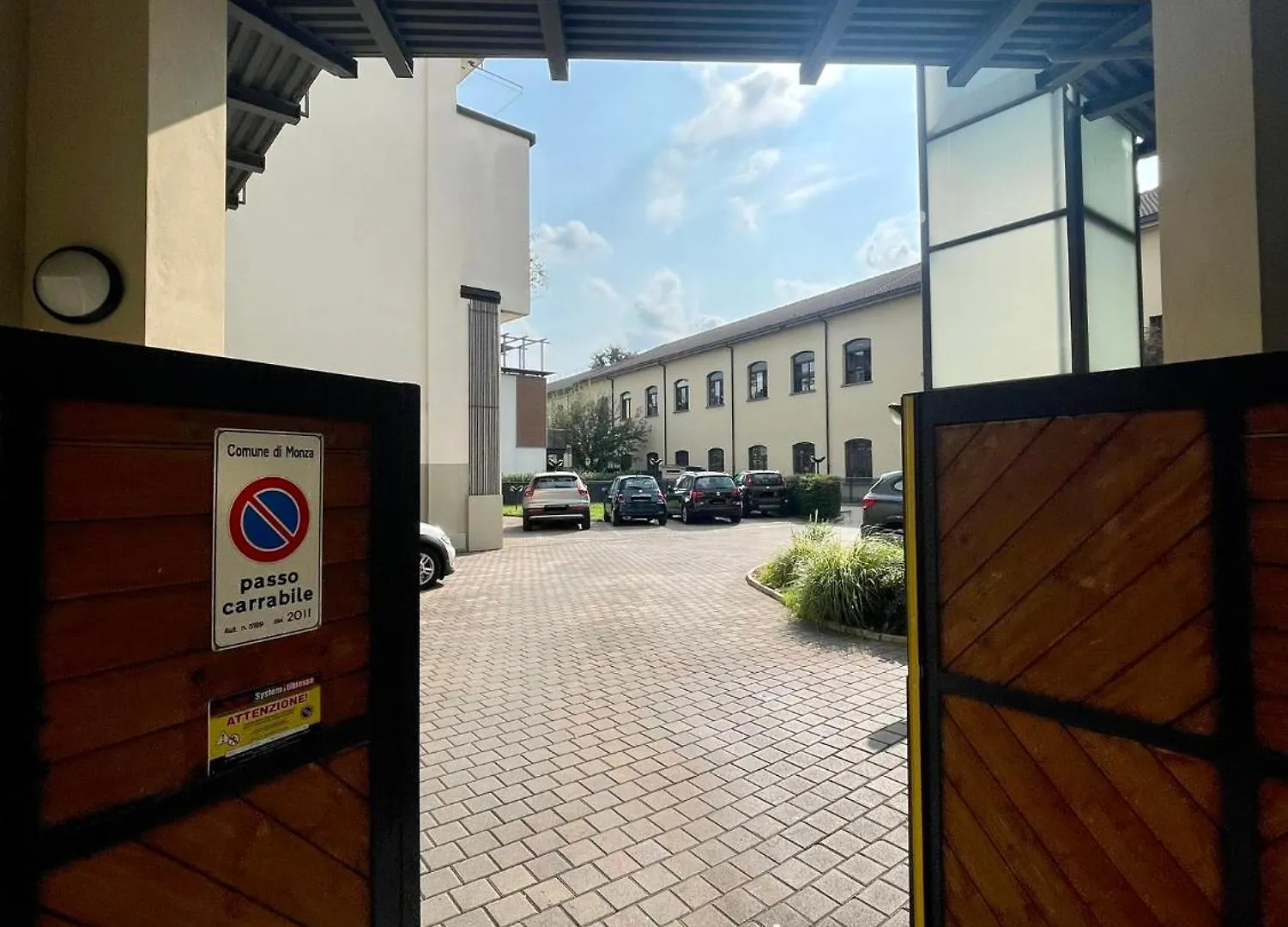 Luxury Four-Room Apartment In Monza Centro - 2 Min Walk To Train Station Italy