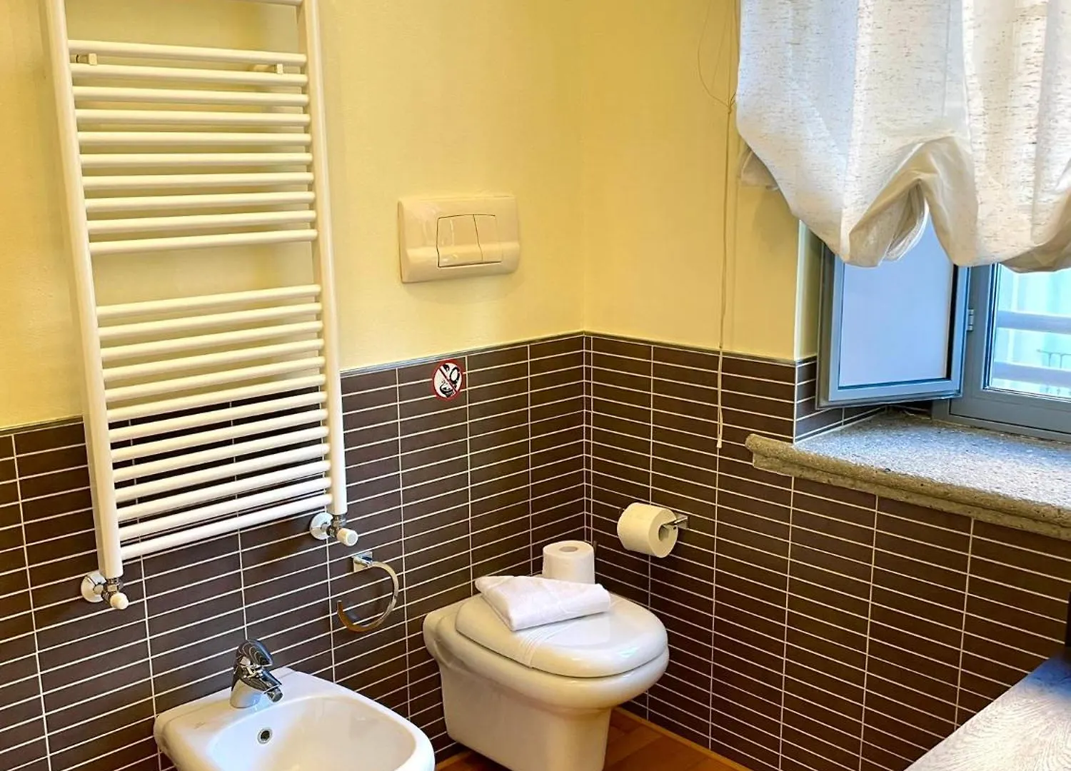 Luxury Four-Room Apartment In Monza Centro - 2 Min Walk To Train Station